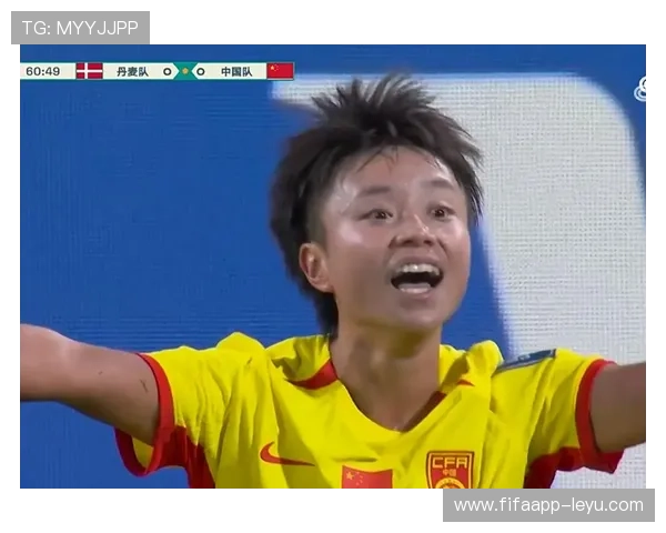 女足世界杯焦点战：激烈对决点燃热血，赛场精彩纷呈！