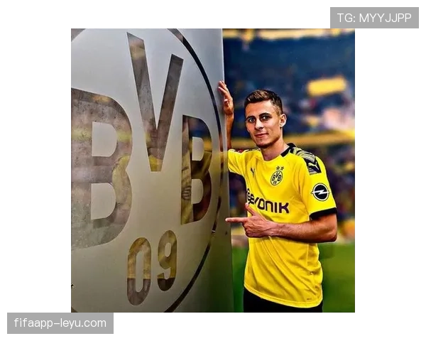 J1联赛最佳射手荣耀加身,状态回升助力球队剑指冠军 J1联赛最佳射手荣耀加身,状态回升助力球队剑指冠军