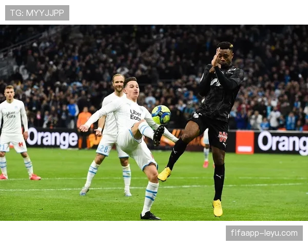 列日防线稳固提升,助力球队状态回暖表现亮眼 列日防线稳固提升,助力球队状态回暖表现亮眼